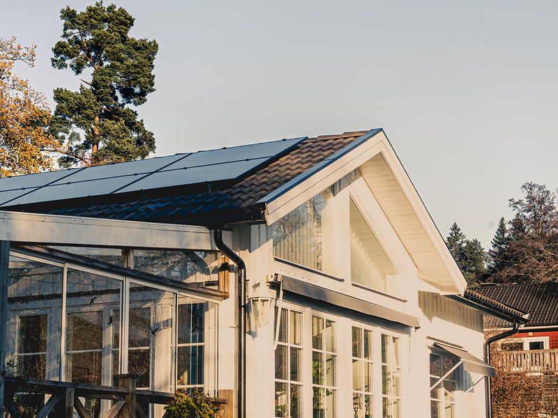 Solceller på hus från Ingarö
