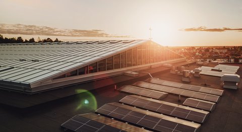 Vlaamse verplichting zonnepanelen voor grootverbruikers