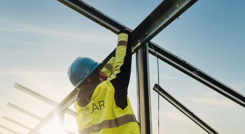 Arbeitsplatz Solarindustrie: Fachkräftemangel und Zukunftsaussichten