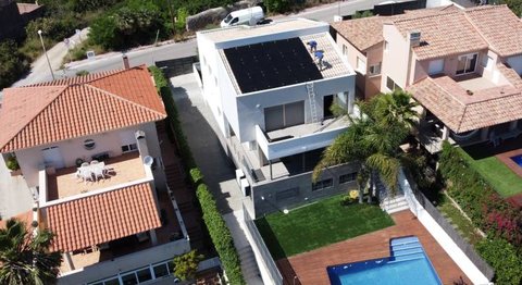 Pro e contro del fotovoltaico con accumulo